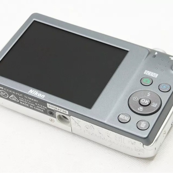 Nikon Coolpix S3600 20.1MP MINT condition - Picture 4 of 5